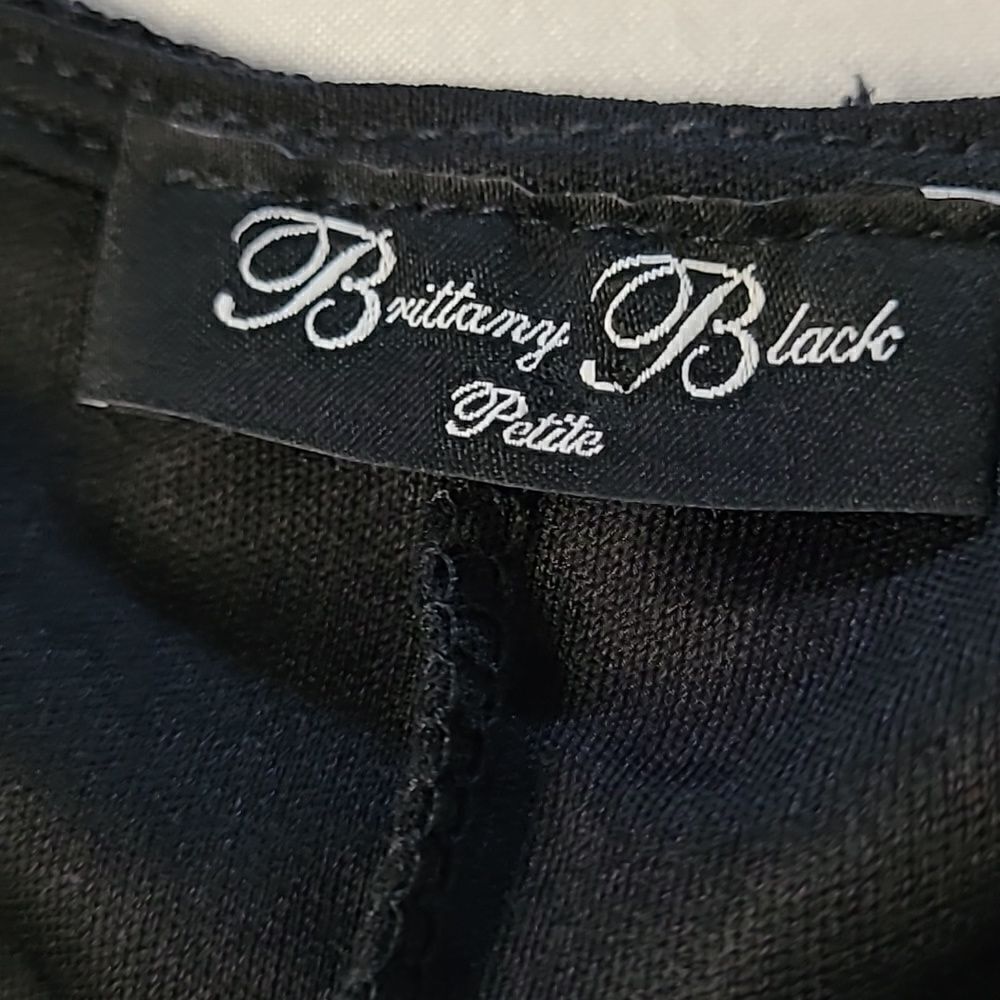 Brittany Black petite lace blouse - Picture 7 of 7